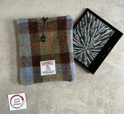 Harris Tweed Kindle cover with kilt pin closure. 30+ patterns to choose from