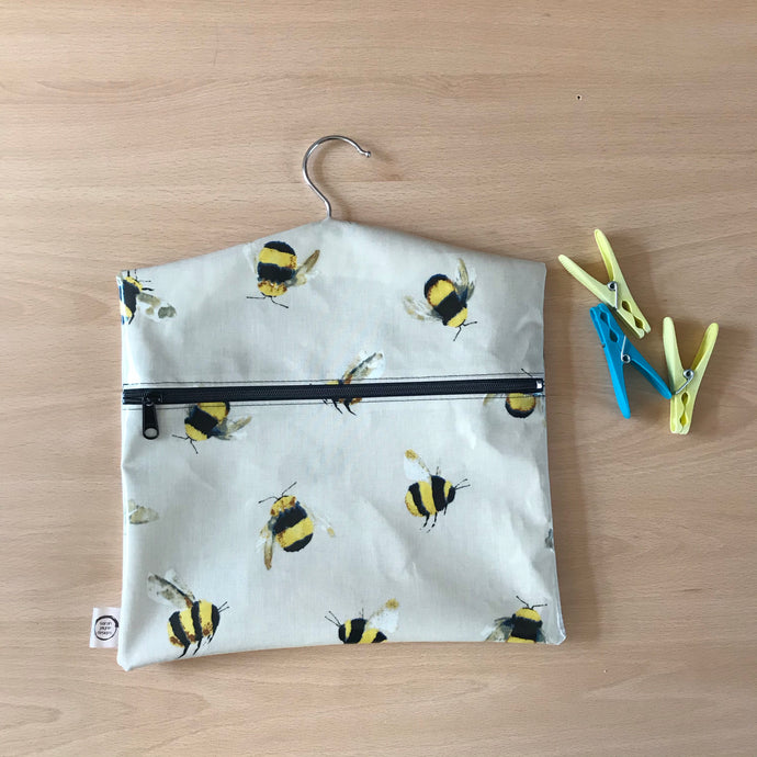 Peg bag with zip closure - Bumble bees